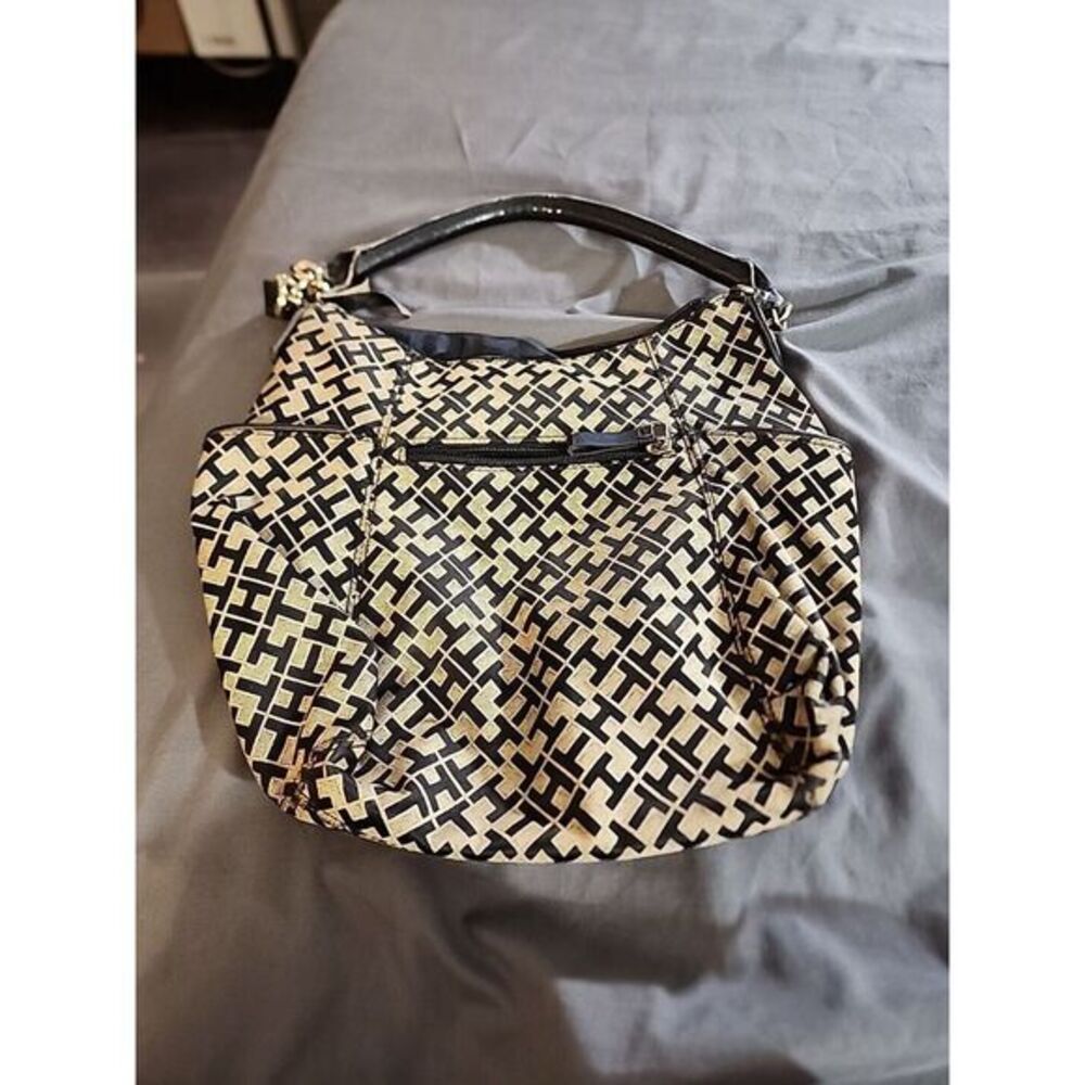 TOMMY HILFIGER Medium Black & Beige Tote Satchel Purse Front Pocket‎  See Pics